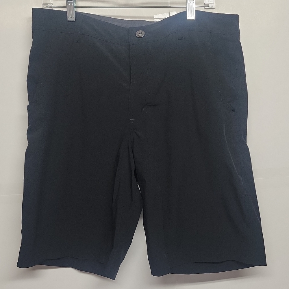 Lululemon Athletica mens black minimalist workout casual comfy walking shorts